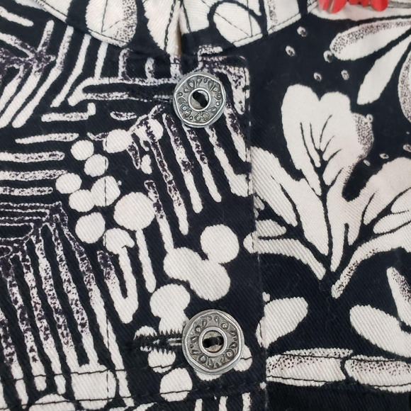 Chico's Jacket Stretch Denim Floral Black White - Picture 6 of 8